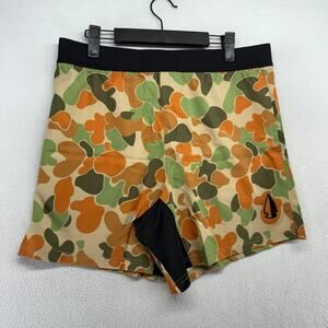Tachuntfish Shorts men's Large Green Camo Athletic Old Skool AUS Linerless NEW